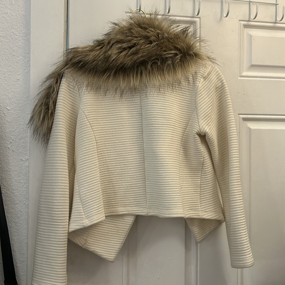 DOLAN Faux Fur Short Jacket - Picture 4 of 9